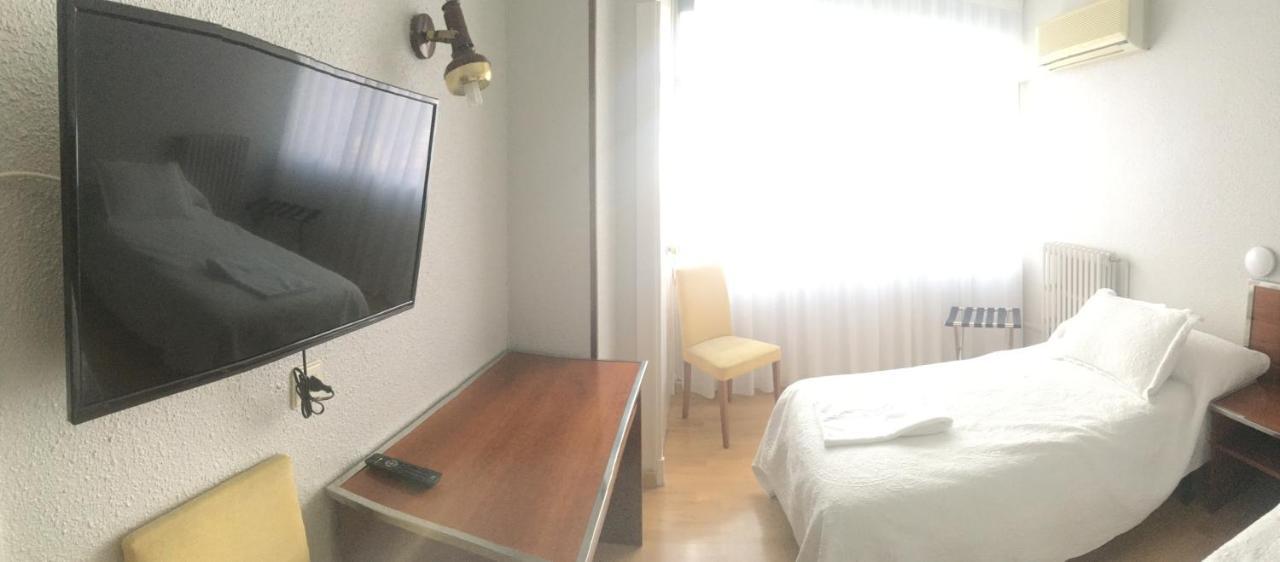 Hostal La Parrilla Tudela Bagian luar foto