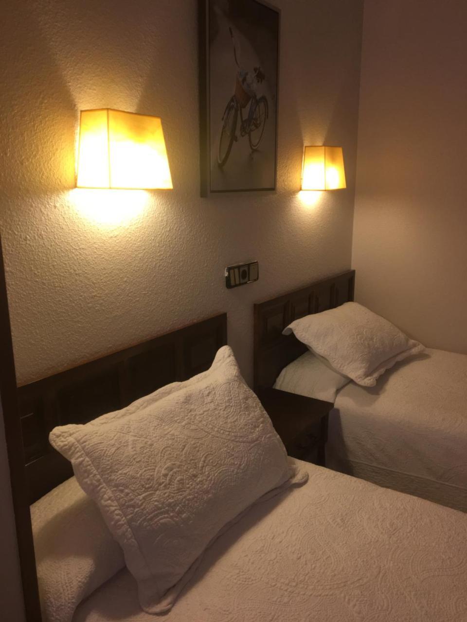Hostal La Parrilla Tudela Bagian luar foto